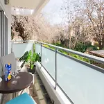 Eln's Sunlit 아파트